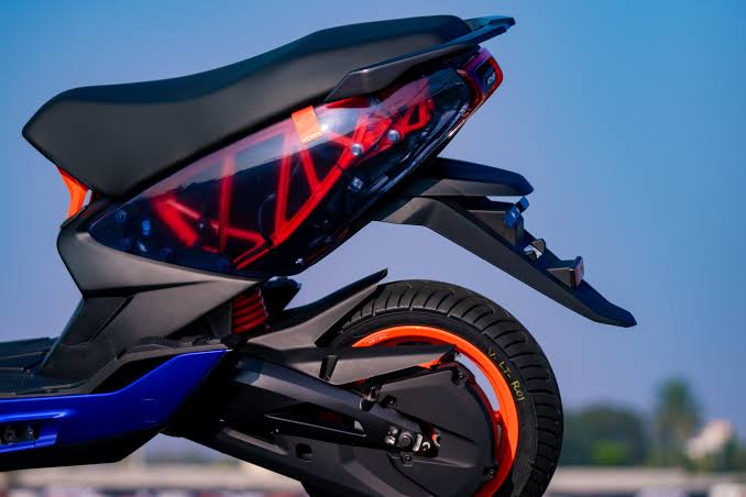 Ather 450 Apex 2025:एक बेहतरीन स्टाइलिश स्पीड और टेक्नोलॉजी के संग आया ऑथर 450 एप्स सिर्फ, 1.96 लाख से,link
